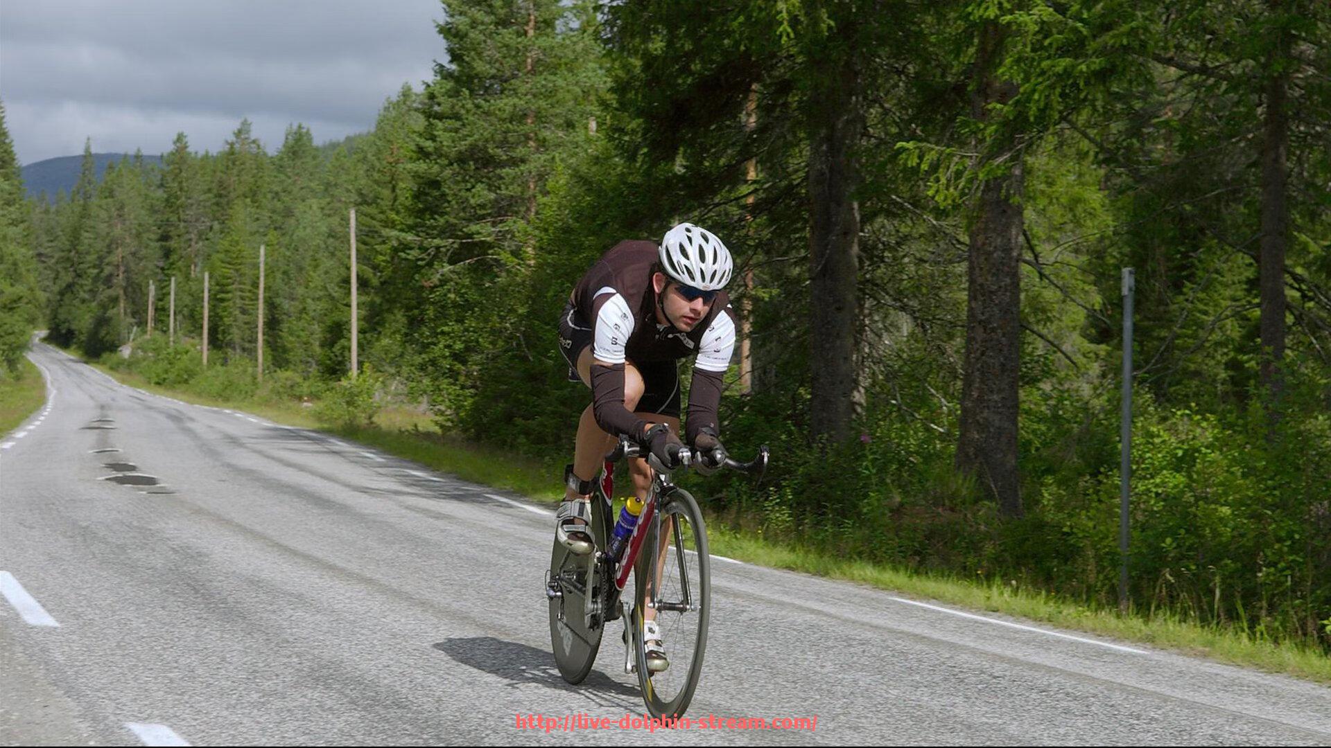 海豚直播-英超球员工资变化趋势及市场影响因素